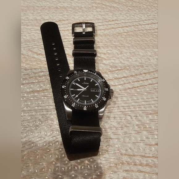 Custom built automatic watch - Picture 2 of 2